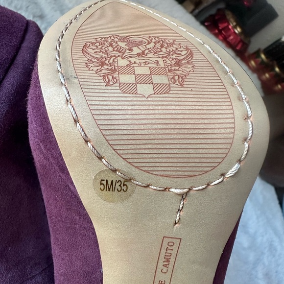 Vince Camuto Women's Burgundy Suede Heels - Picture 10 of 14